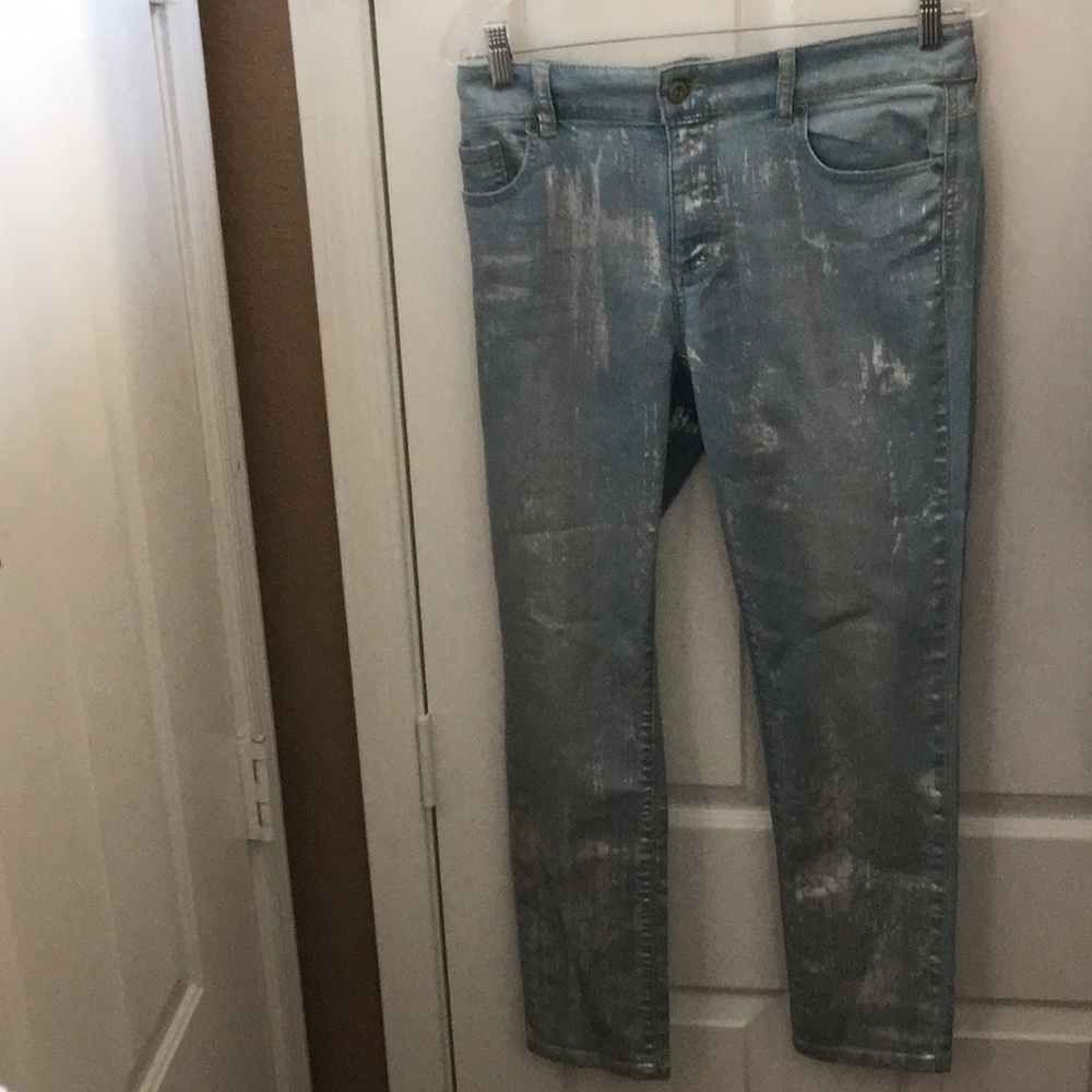FINAL MARKDOWN Chico’s Platinum Denim Jeans w/Artistic Paint-like Effect (0.5 6